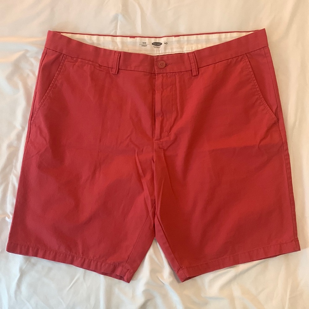 Gently Used Old Navy red flat front shorts Men’s waist size 40